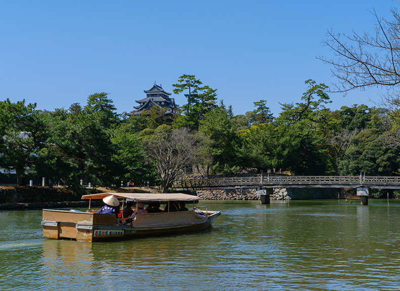 船上から松江城を望む写真撮影スポット